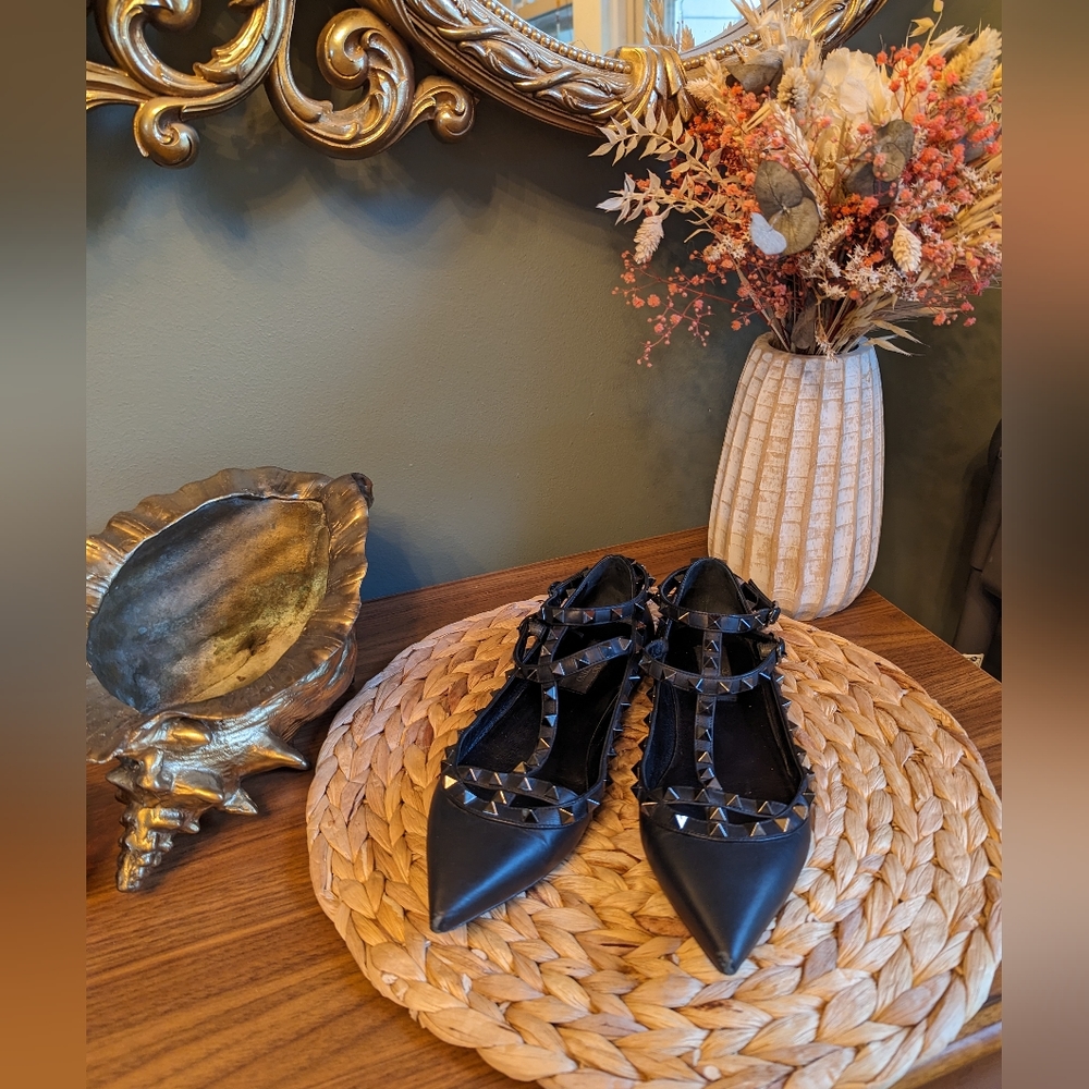 Valentino garavani noir rockstud flats